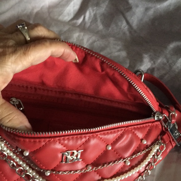 New Badgley Mishka red fanny pack with chains & Pearls - Picture 3 of 3